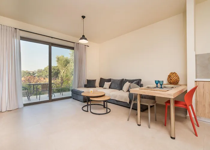 Arangia Garden Maisonette