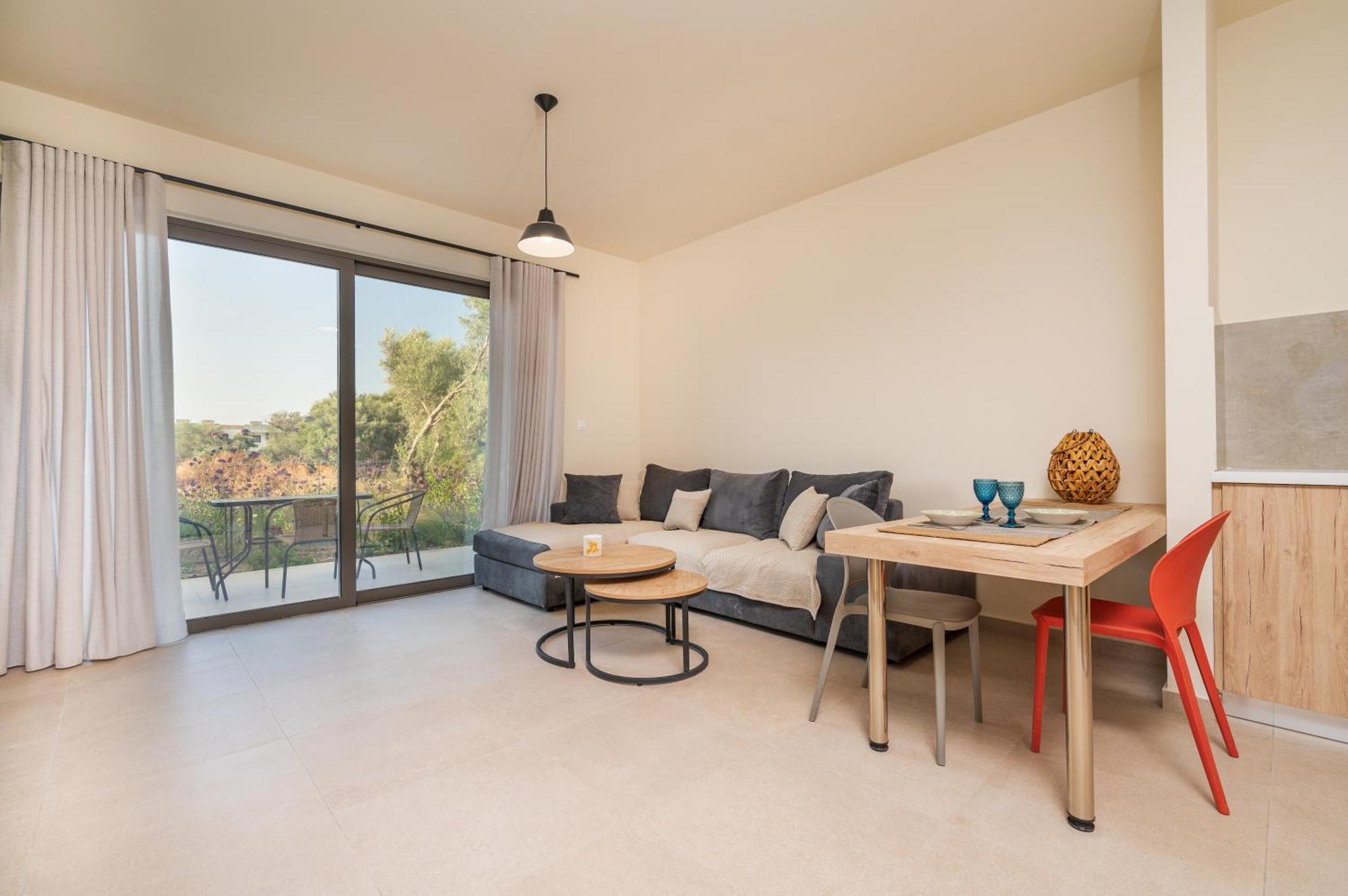 Arangia Garden Maisonette Kako Pinari