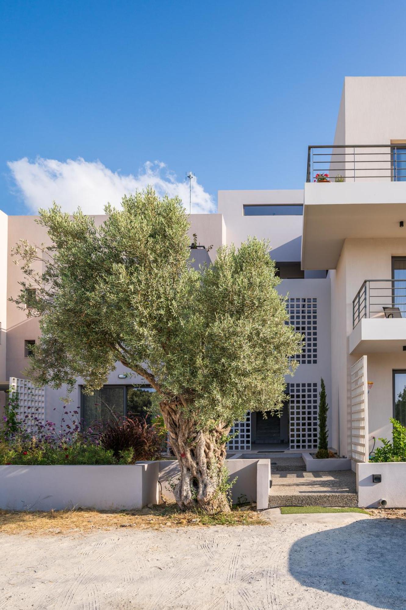Arangia Garden Maisonette