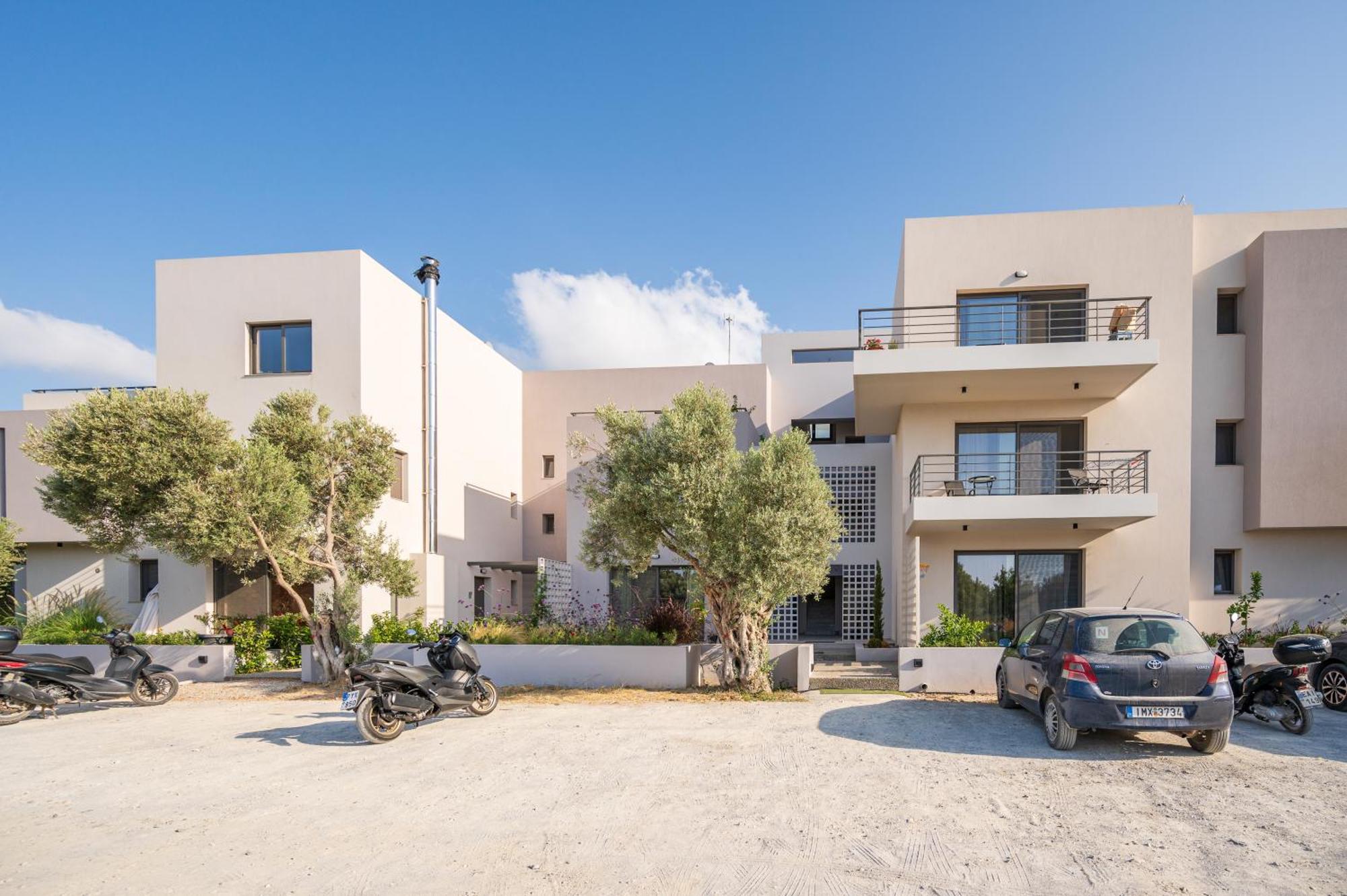 Arangia Garden Maisonette Apartment *