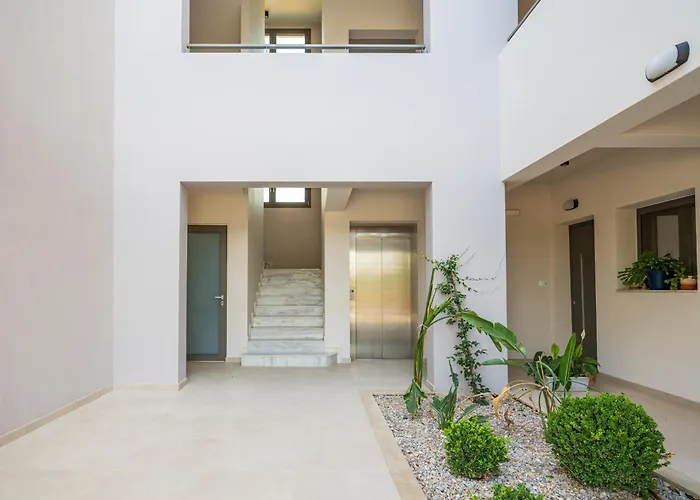 Arangia Garden Maisonette